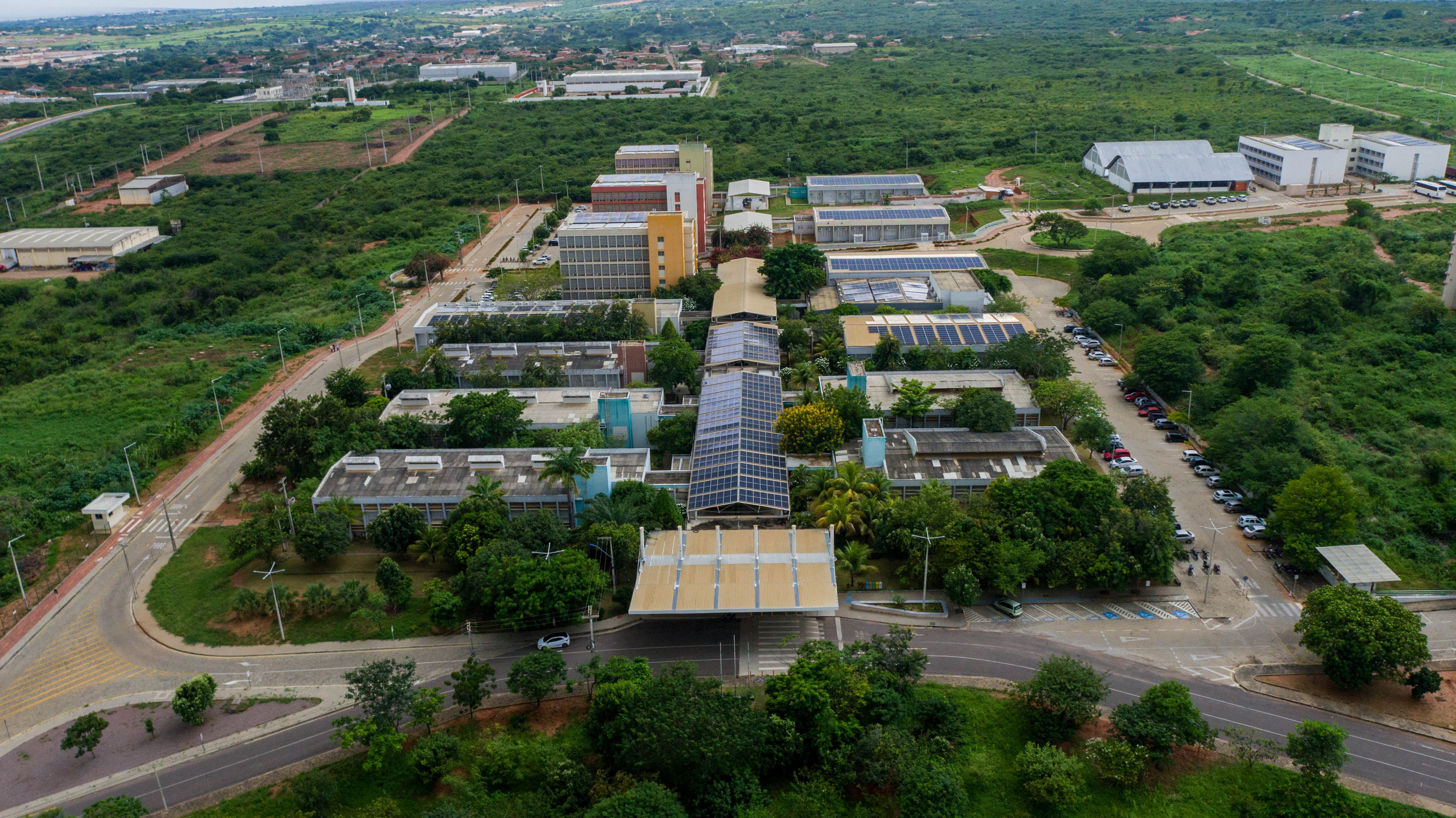 Vista aérea frontal do campus Juazeiro